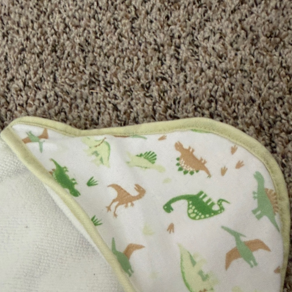 Set of three Dinosaur Baby Hooded Towels - Picture 4 of 5